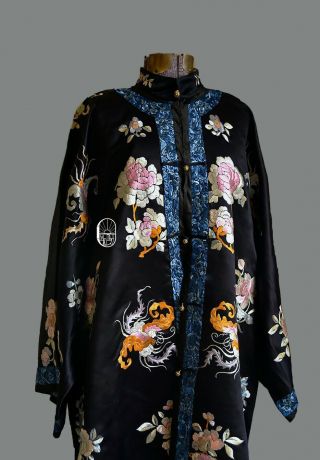 Antique Chinese 1920s Qing Dynasty Silk Embroidered Floral Motif Robe Vintage
